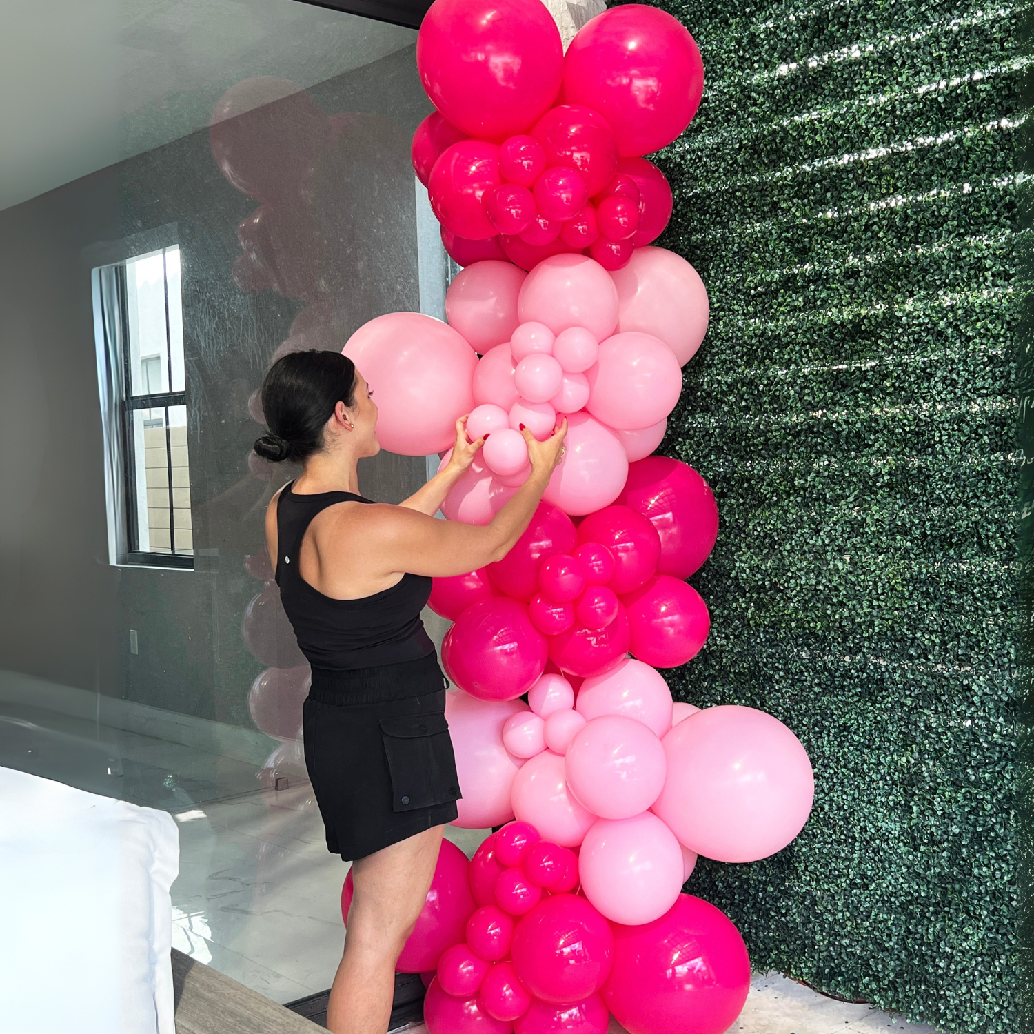 HELLO KITTY Balloon Garland