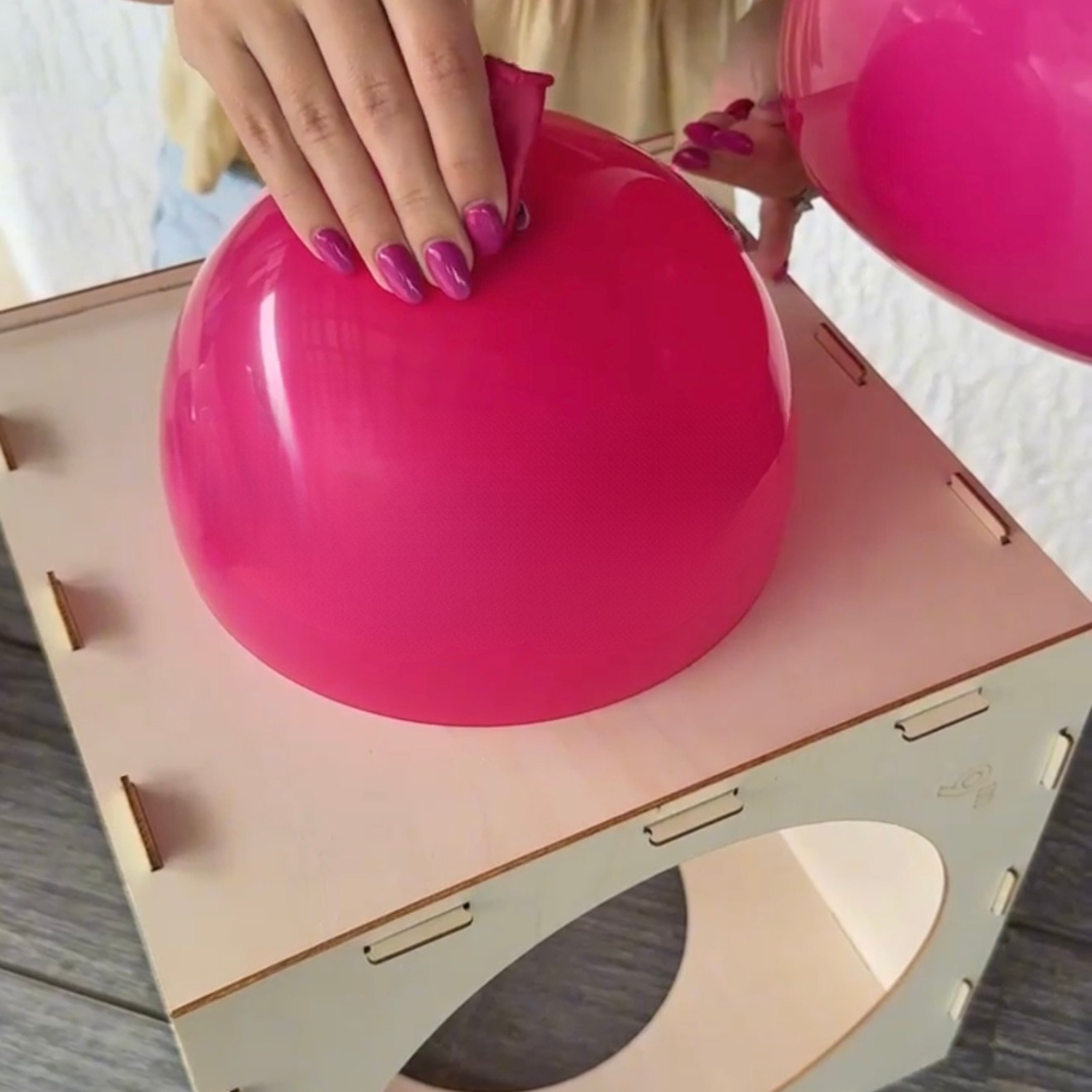 Balloon Sizer Cube